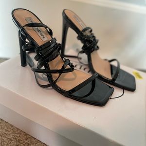 *STEVE MADDEN* size 8 ( worn once )
